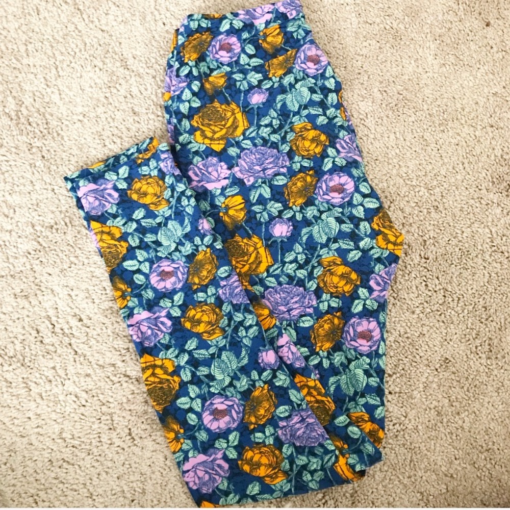 Floral Lularoe leggings!